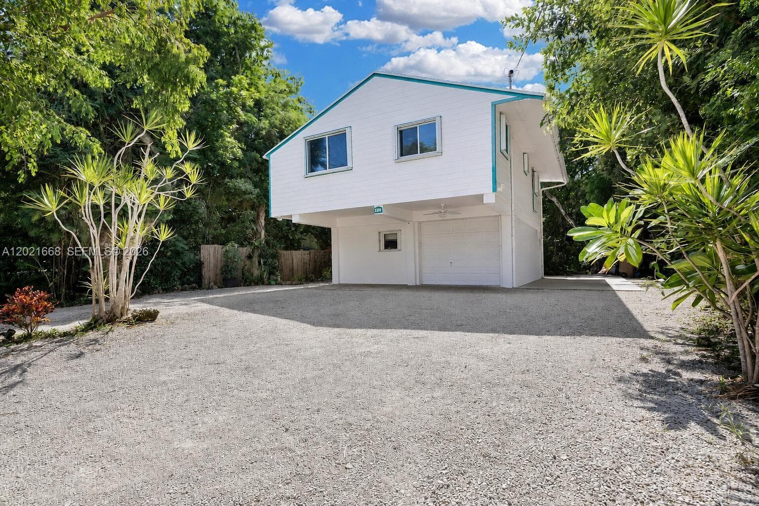 323 Bay View Ave, Key Largo, FL 33037 photo 2