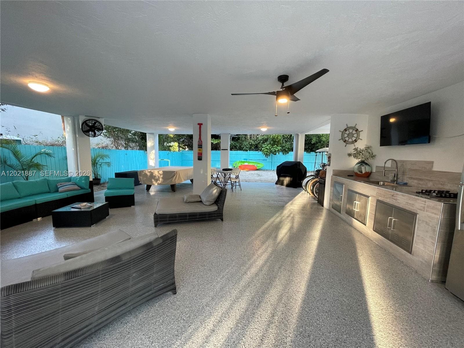 414 Coconut Dr, Key Largo, FL 33037 photo 3