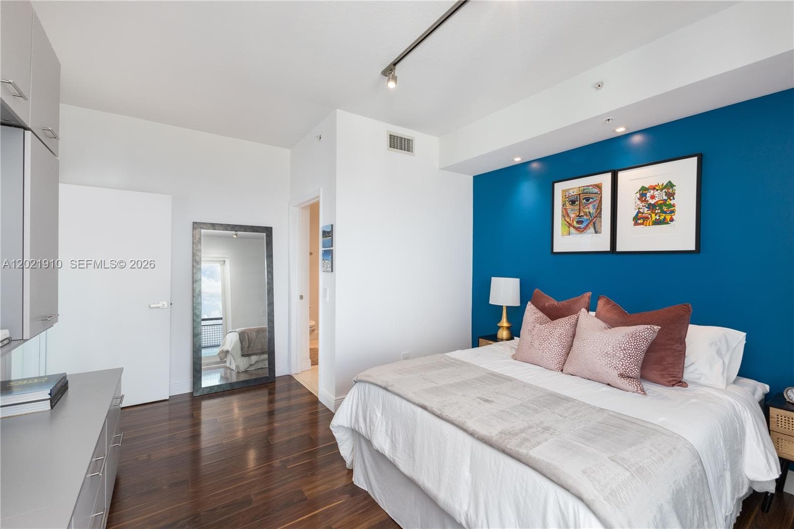 60 SW 13th St # 4613, Miami, FL 33130 photo 12