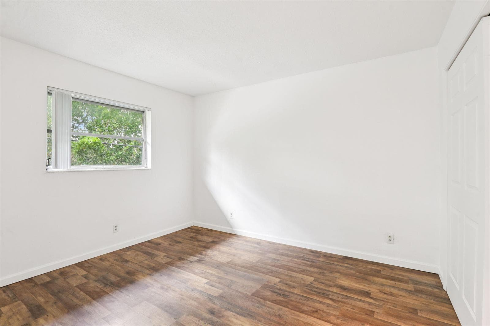 210 NE 38th Street, Oakland Park, FL 33334 photo 8