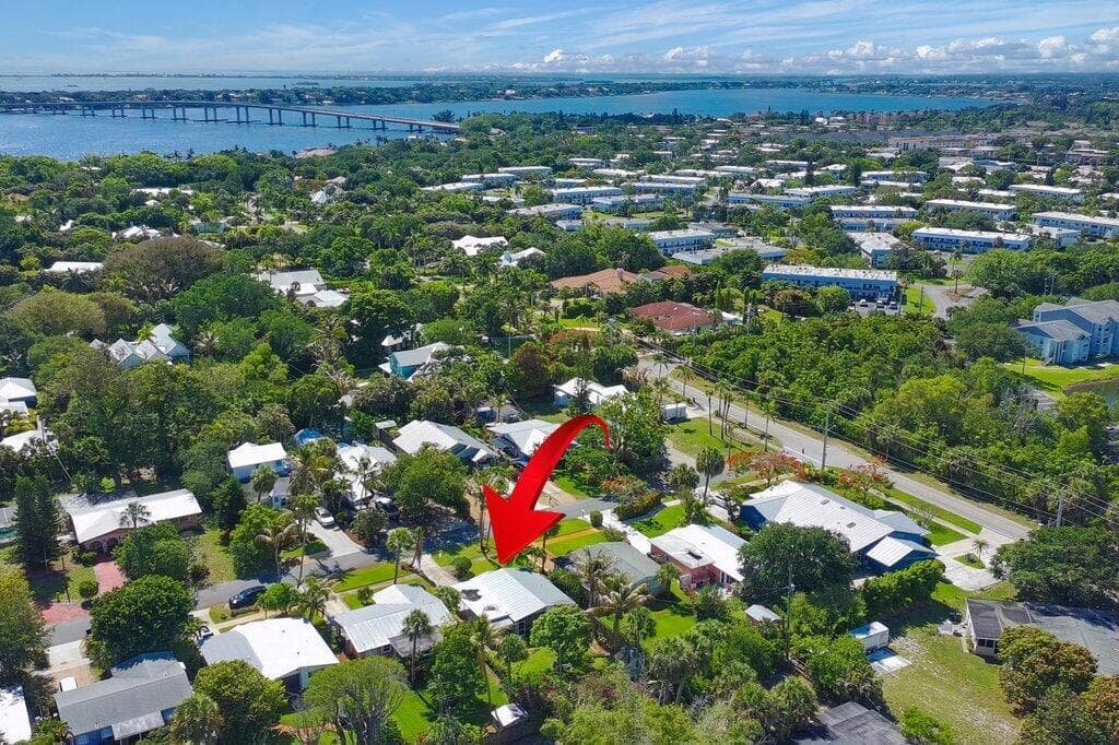 262 SE Monterey Avenue, Stuart, FL 34996 photo 13