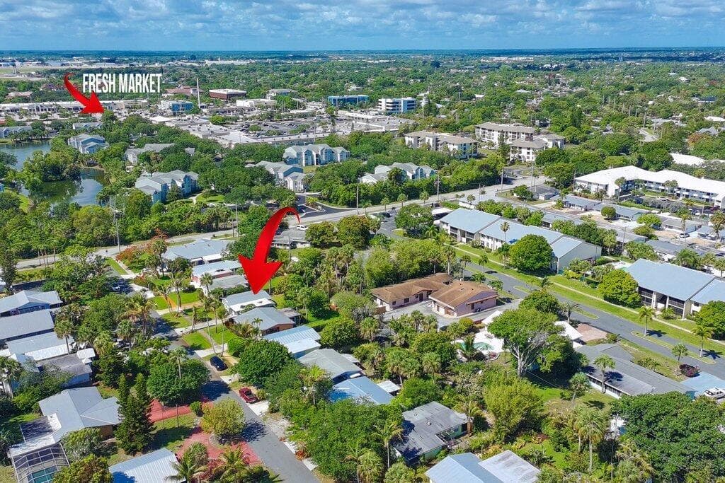 262 SE Monterey Avenue, Stuart, FL 34996 photo 12