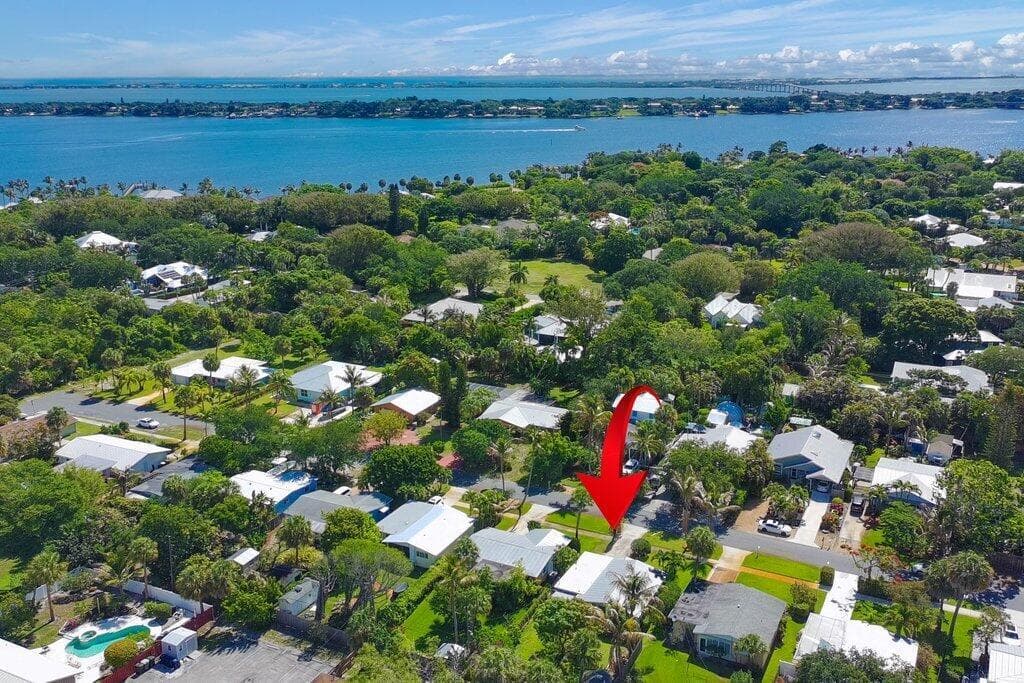 262 SE Monterey Avenue, Stuart, FL 34996 photo 11
