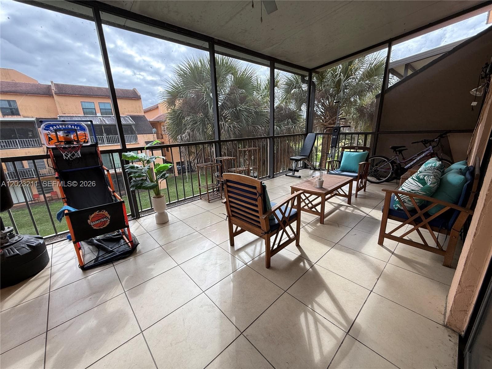 450 Commodore Dr # 306, Plantation, FL 33325 photo 5
