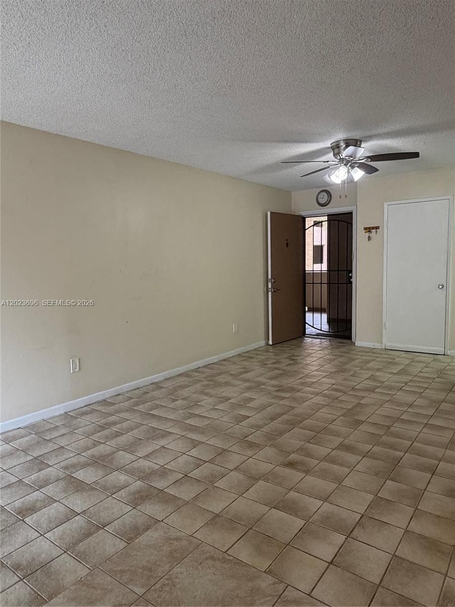 9150 Fontainebleau Blvd # 203-2, Miami, FL 33172 photo 2