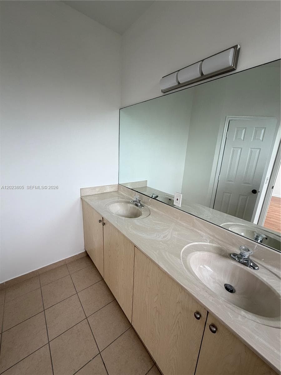 607 NE 21st Ter, Homestead, FL 33033 photo 13