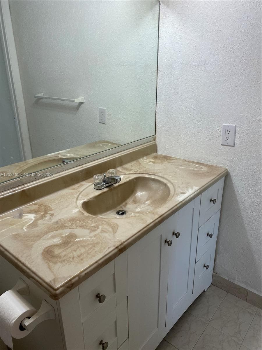 1300 W 47th Pl # 118, Hialeah, FL 33012 photo 13