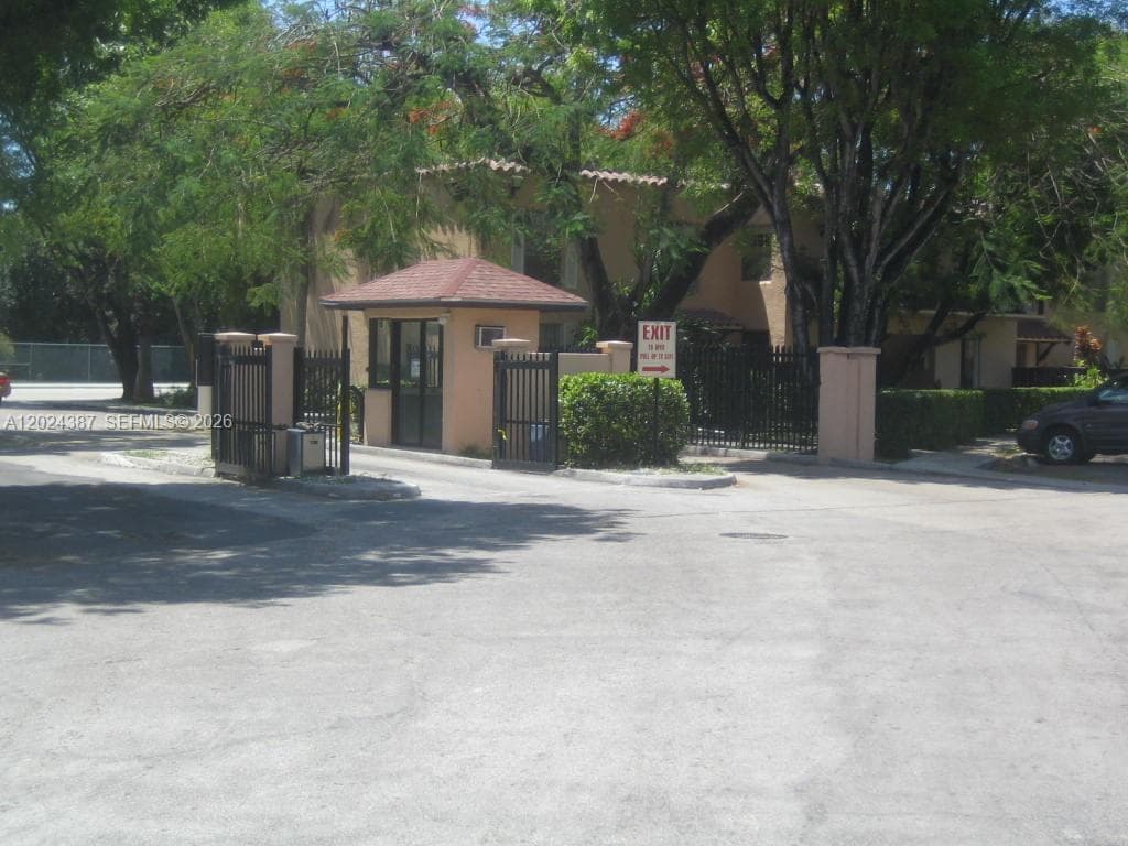 10806 N Kendall Dr # P-26, Miami, FL 33176 photo 6