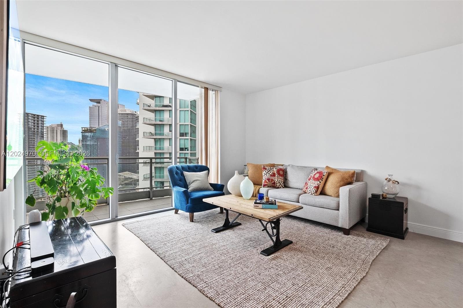 90 SW 3rd St # 3810, Miami, FL 33130 photo 6