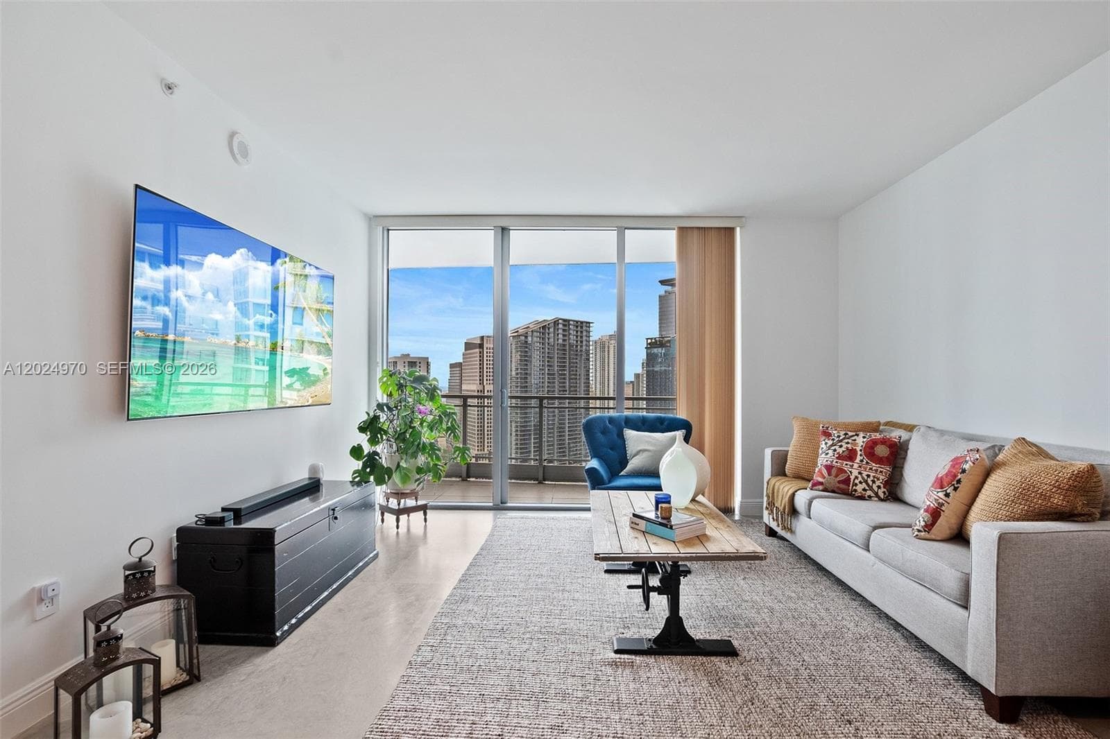 90 SW 3rd St # 3810, Miami, FL 33130 photo 7