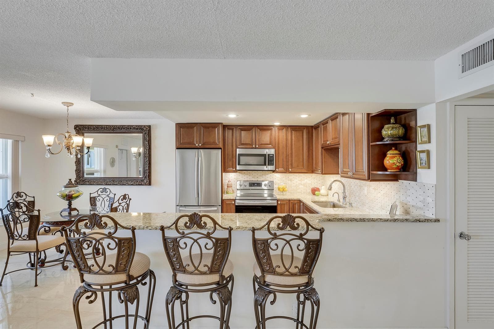 210 Wellington E, West Palm Beach, FL 33417 photo 8