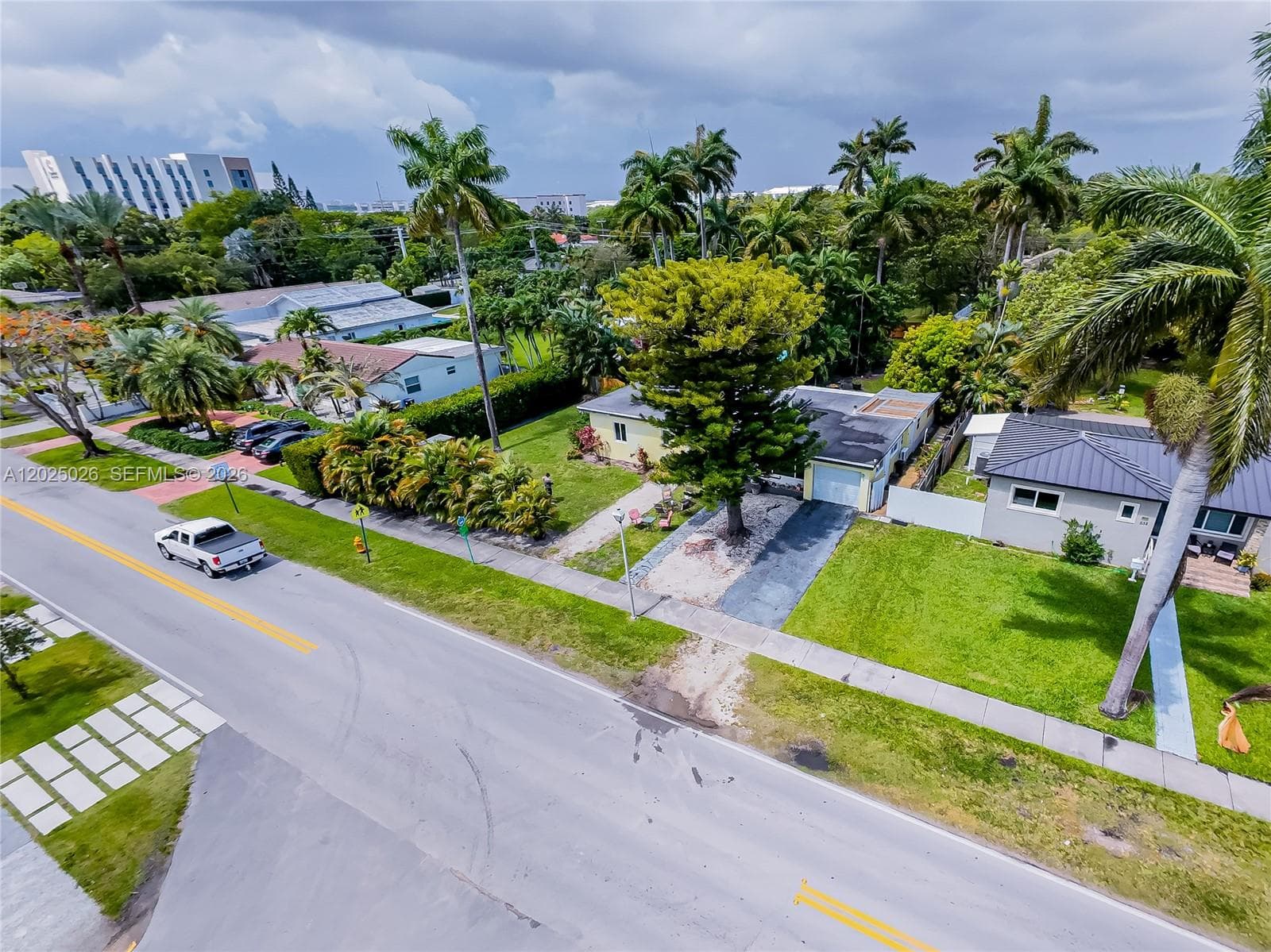 548 East Dr, Miami Springs, FL 33166 photo 9