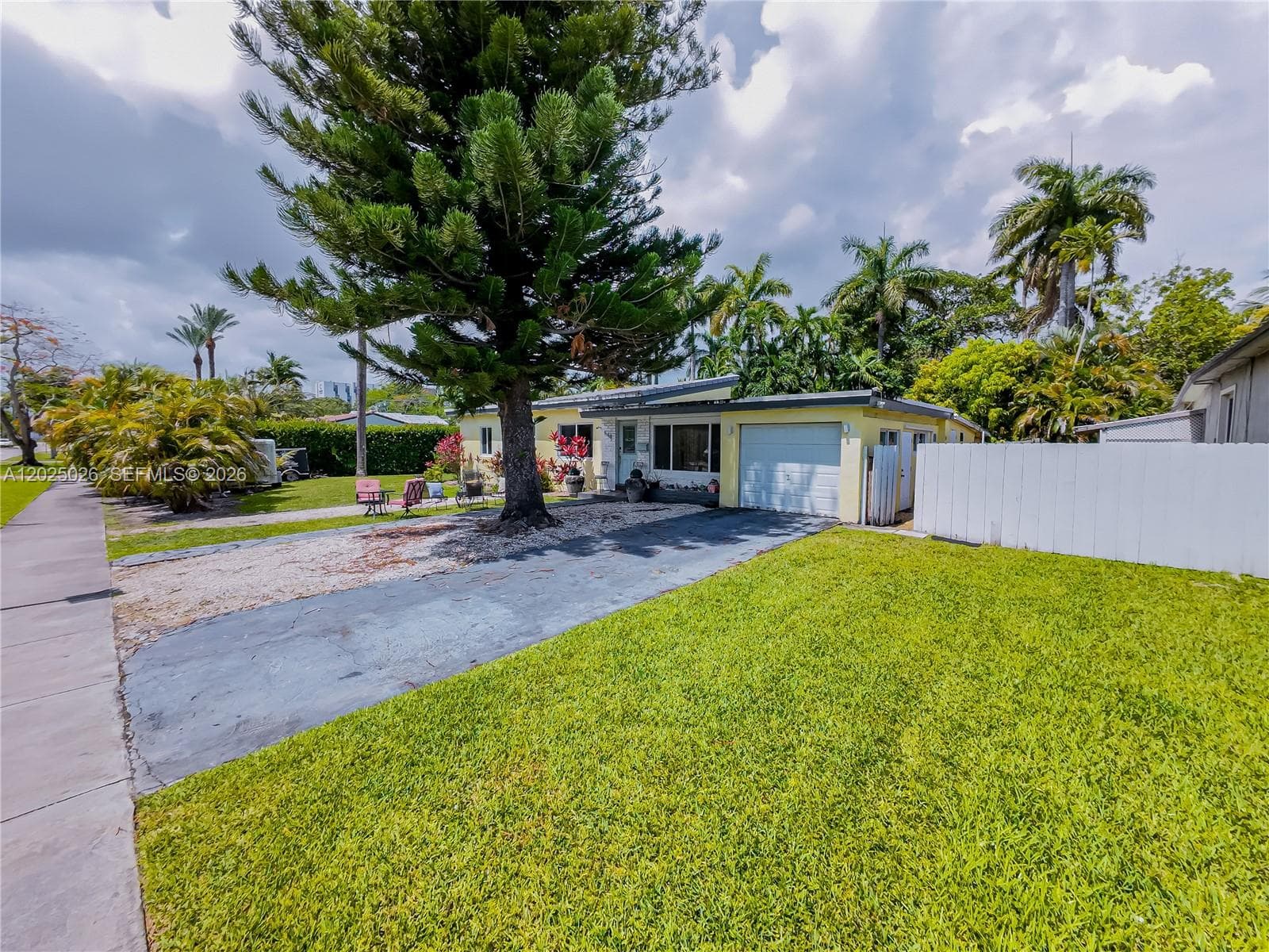 548 East Dr, Miami Springs, FL 33166 photo 11