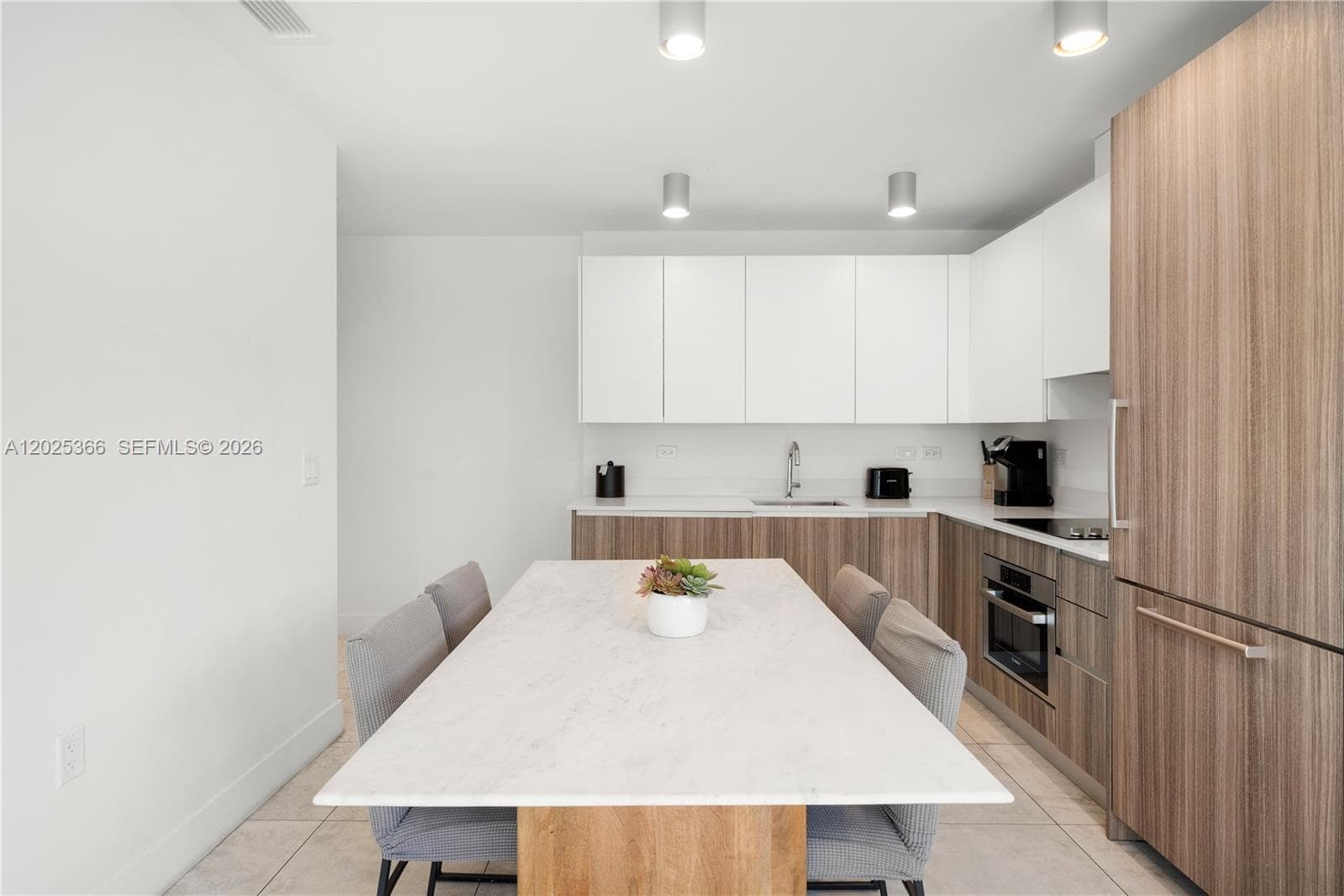 239 SW 9th St # 1701, Miami, FL 33130 photo 9