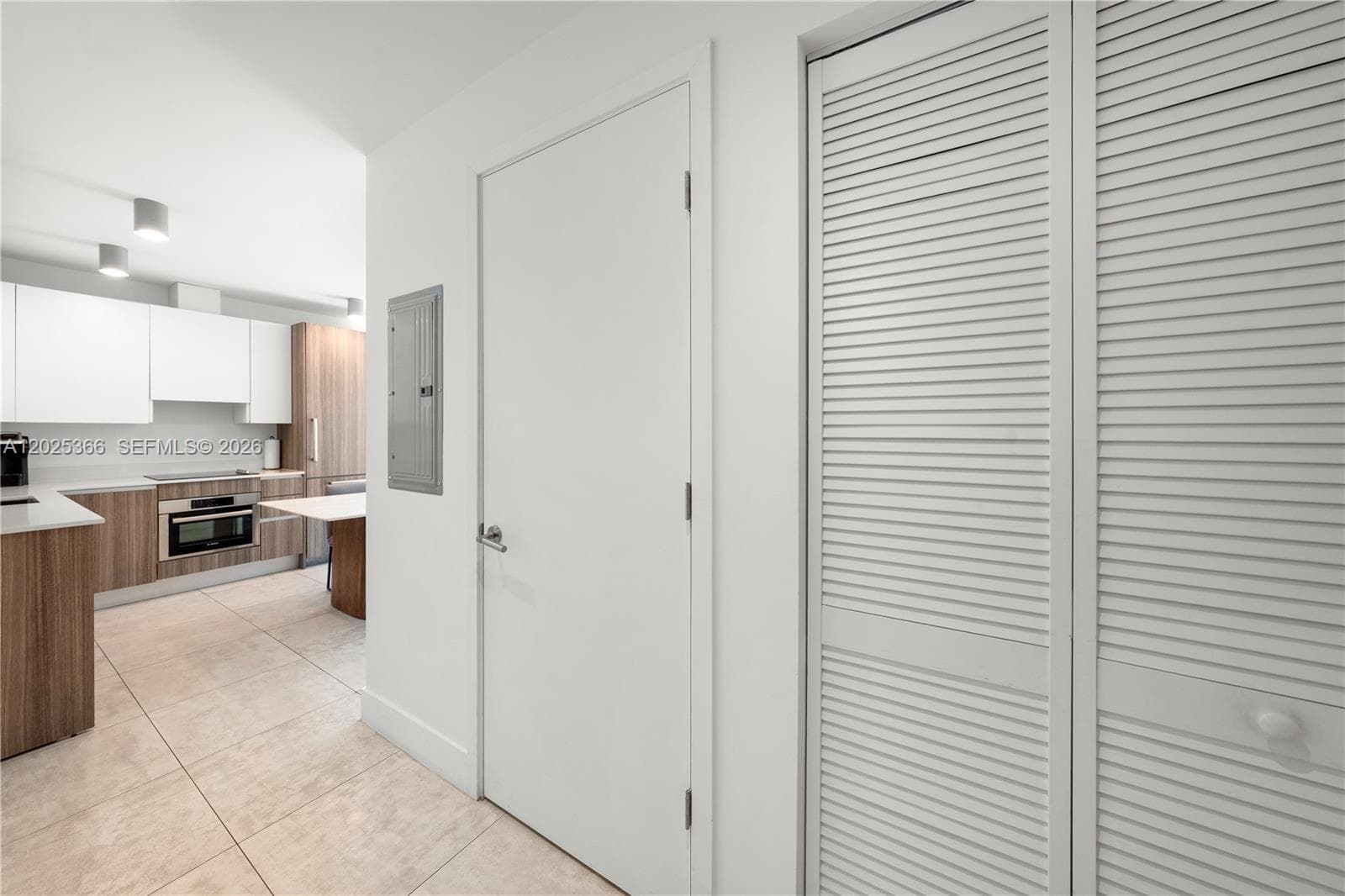 239 SW 9th St # 1701, Miami, FL 33130 photo 10