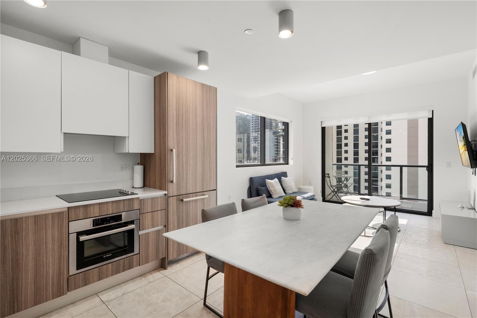 239 SW 9th St # 1701, Miami, FL 33130 photo 8