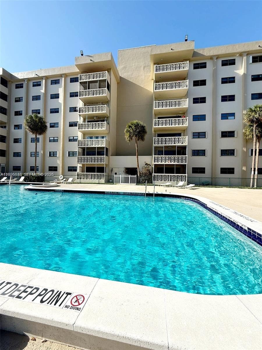 800 NE 195th St # 720, Miami, FL 33179 photo 7
