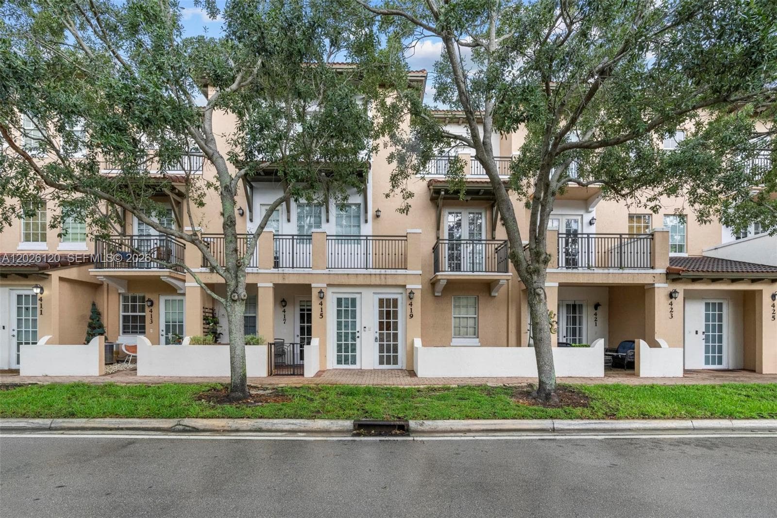 419 SW 147th Ave # 108, Pembroke Pines, FL 33027 photo 3