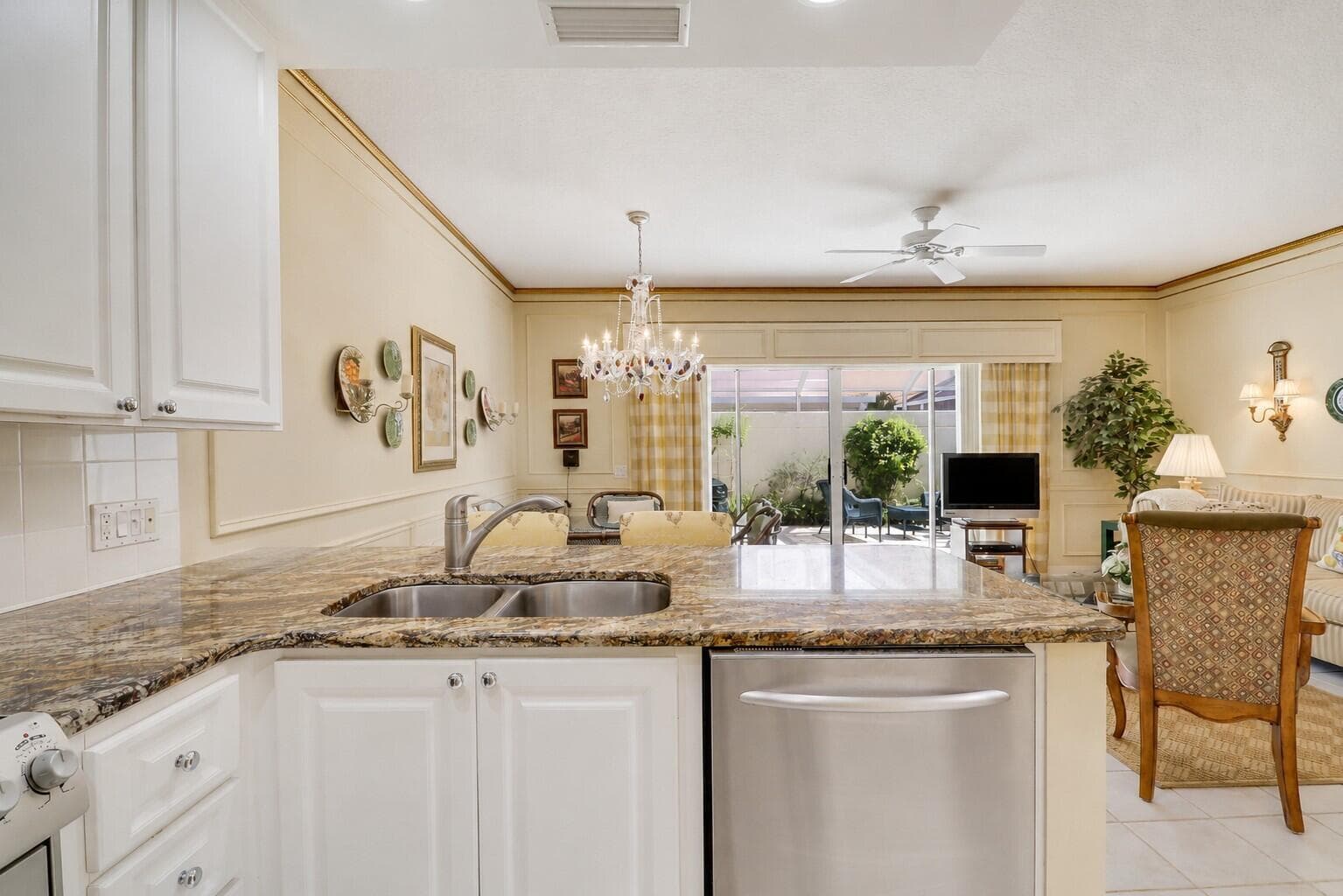 77 Laurel Oaks Circle, Tequesta, FL 33469 photo 12