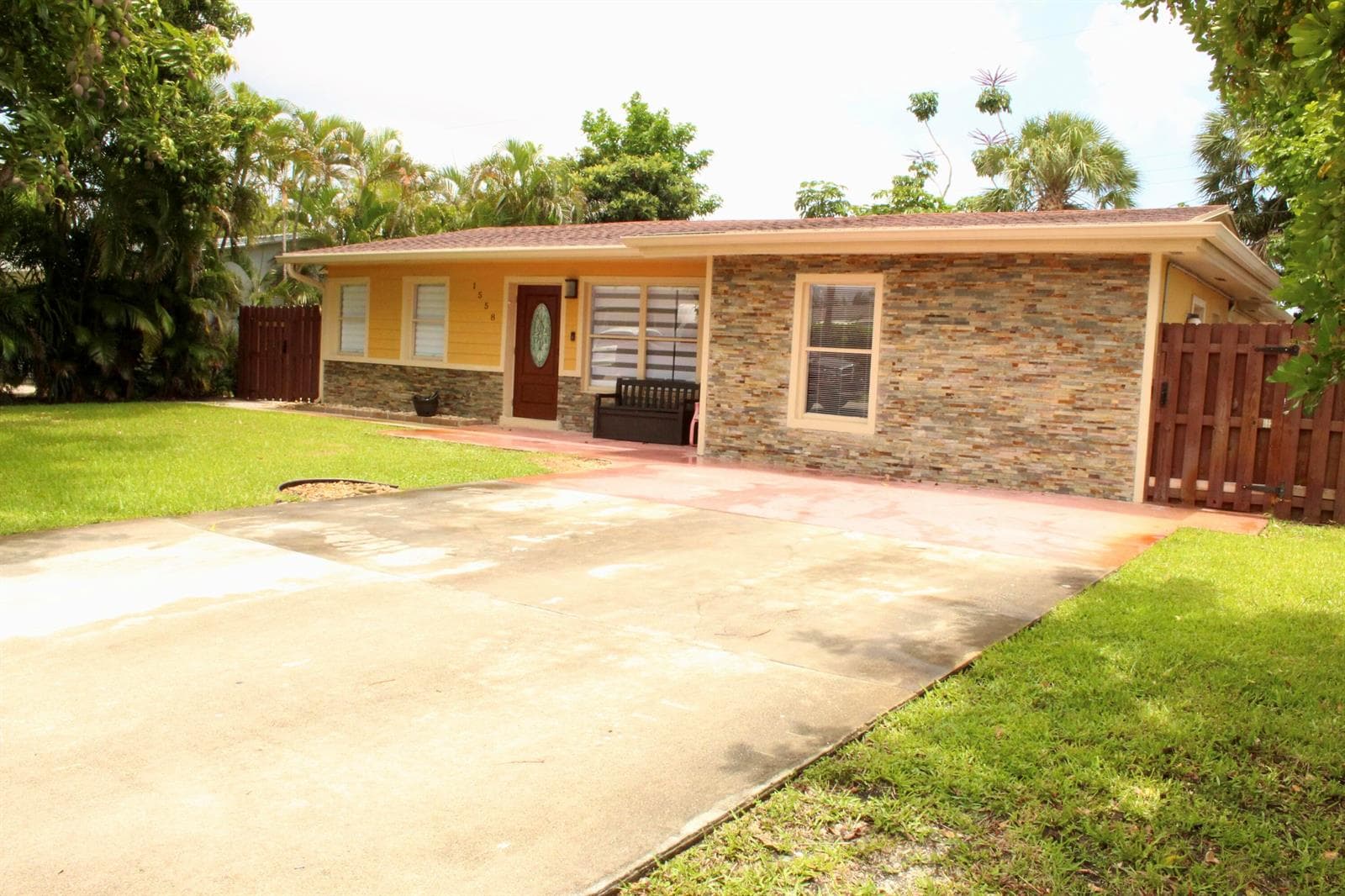 1558 NE 30th Street, Pompano Beach, FL 33064 photo 2