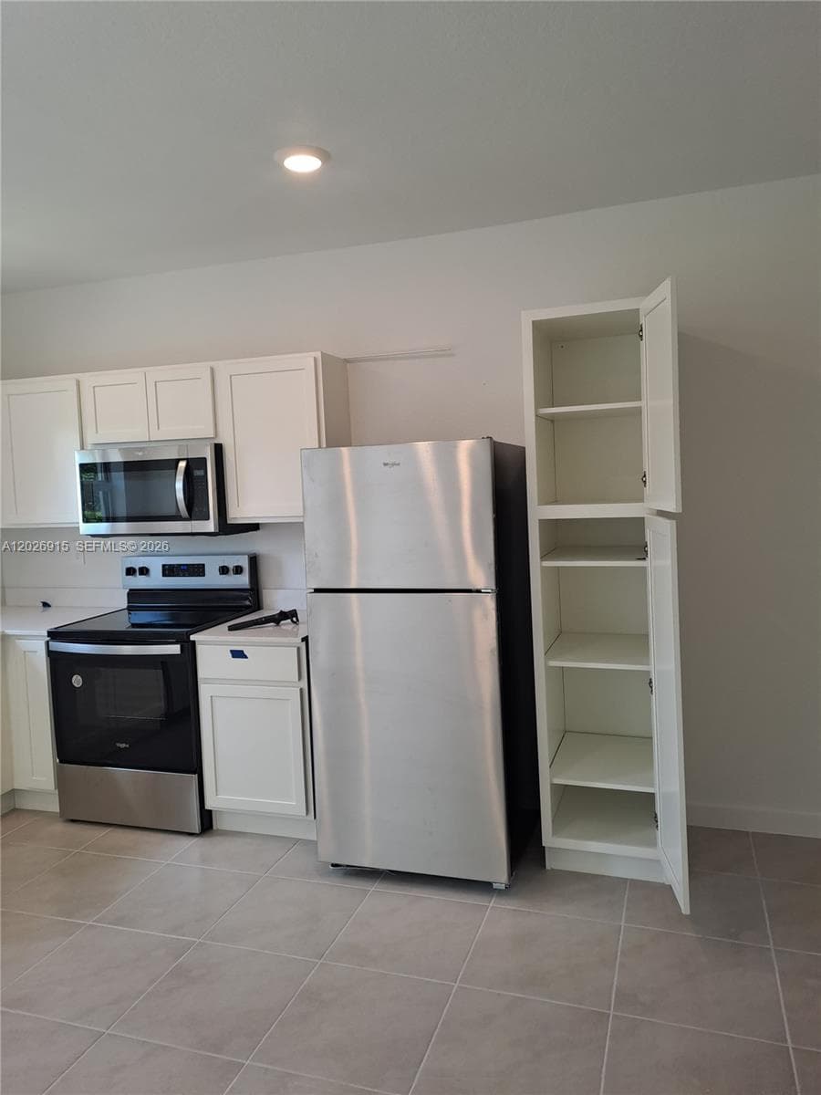 408 NE 1st Dr, Florida City, FL 33034 photo 11