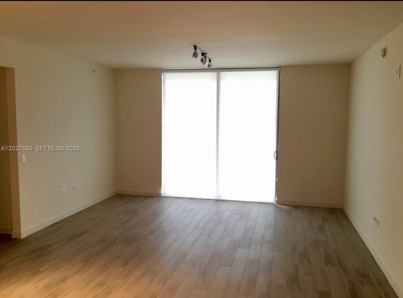 999 SW 1st Ave # 2005, Miami, FL 33130 photo 8