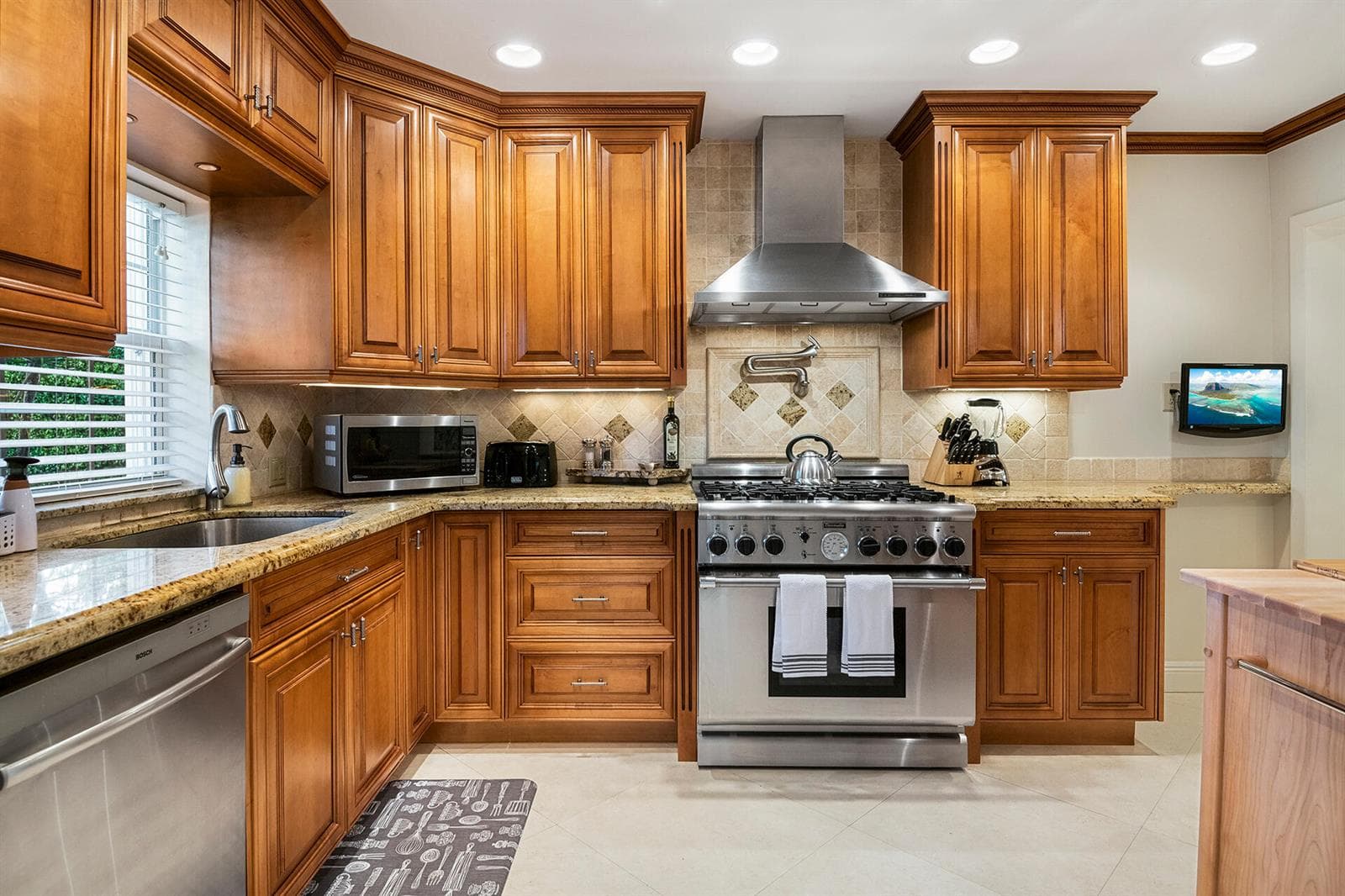 1755 E Terra Mar Drive, Lauderdale By The Sea, FL 33062 photo 9