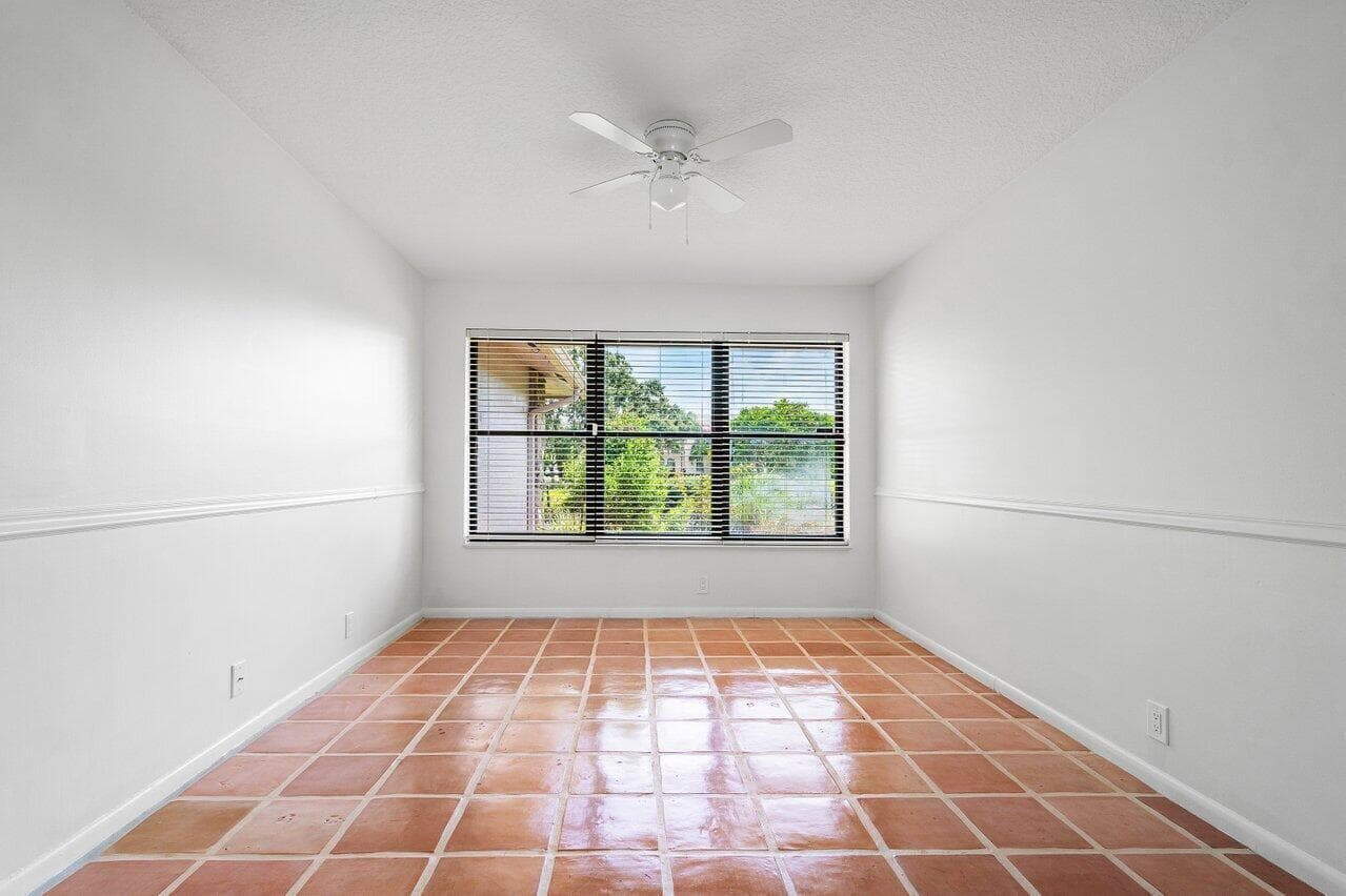 9405 Dundee Drive, Lake Worth, FL 33467 photo 13