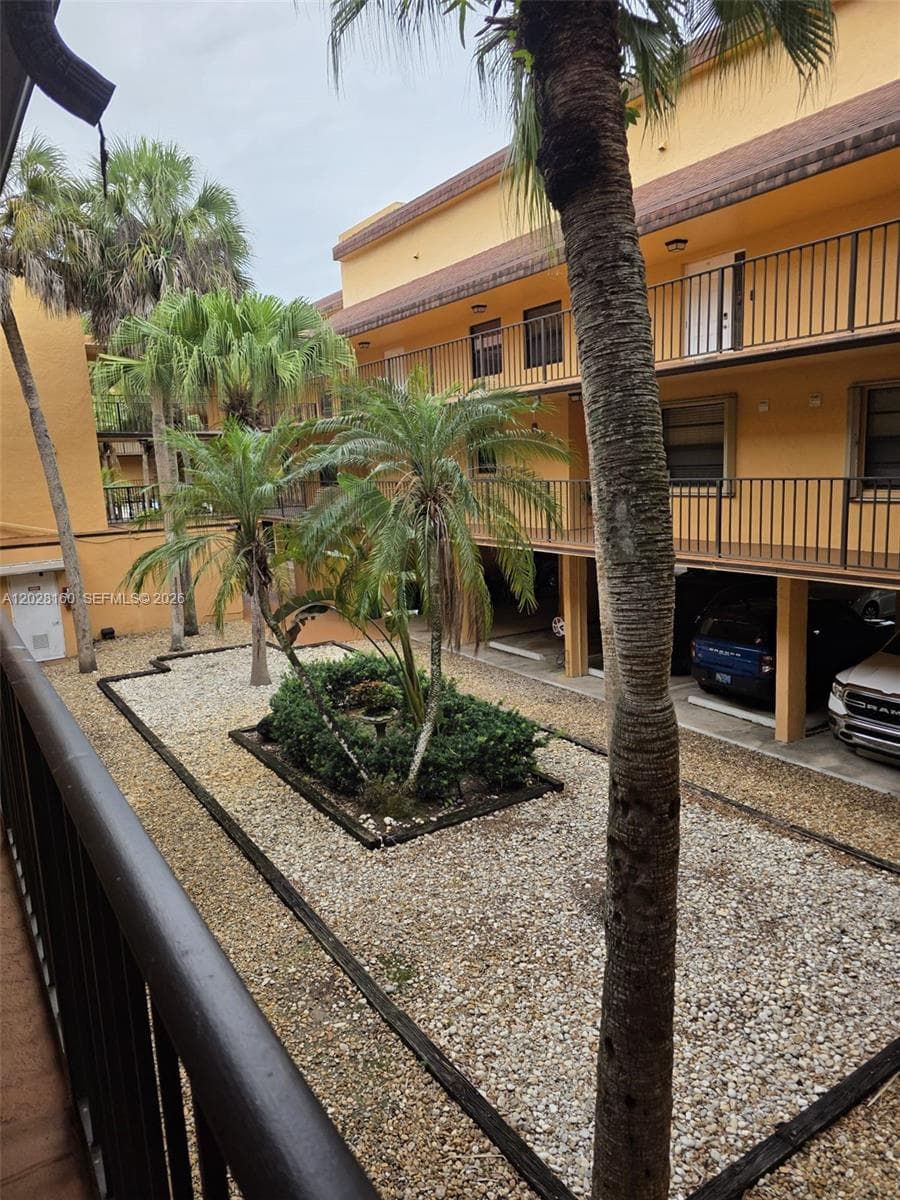 450 Commodore Dr # 108, Plantation, FL 33325 photo 7