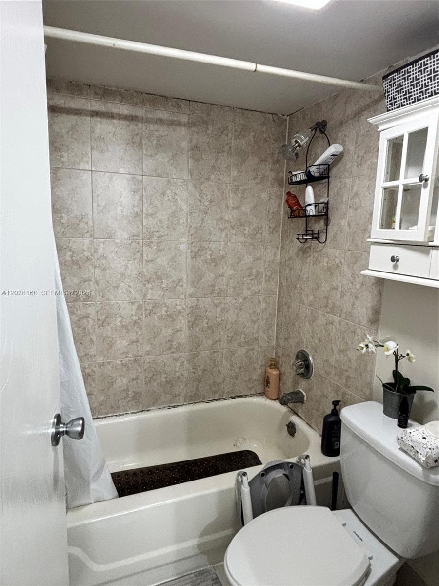 450 Commodore Dr # 108, Plantation, FL 33325 photo 10