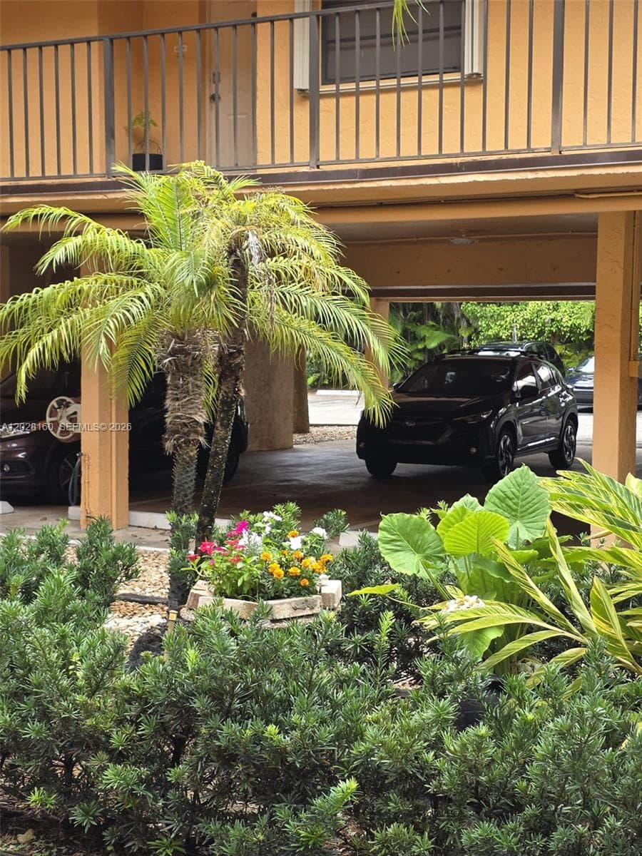 450 Commodore Dr # 108, Plantation, FL 33325 photo 8