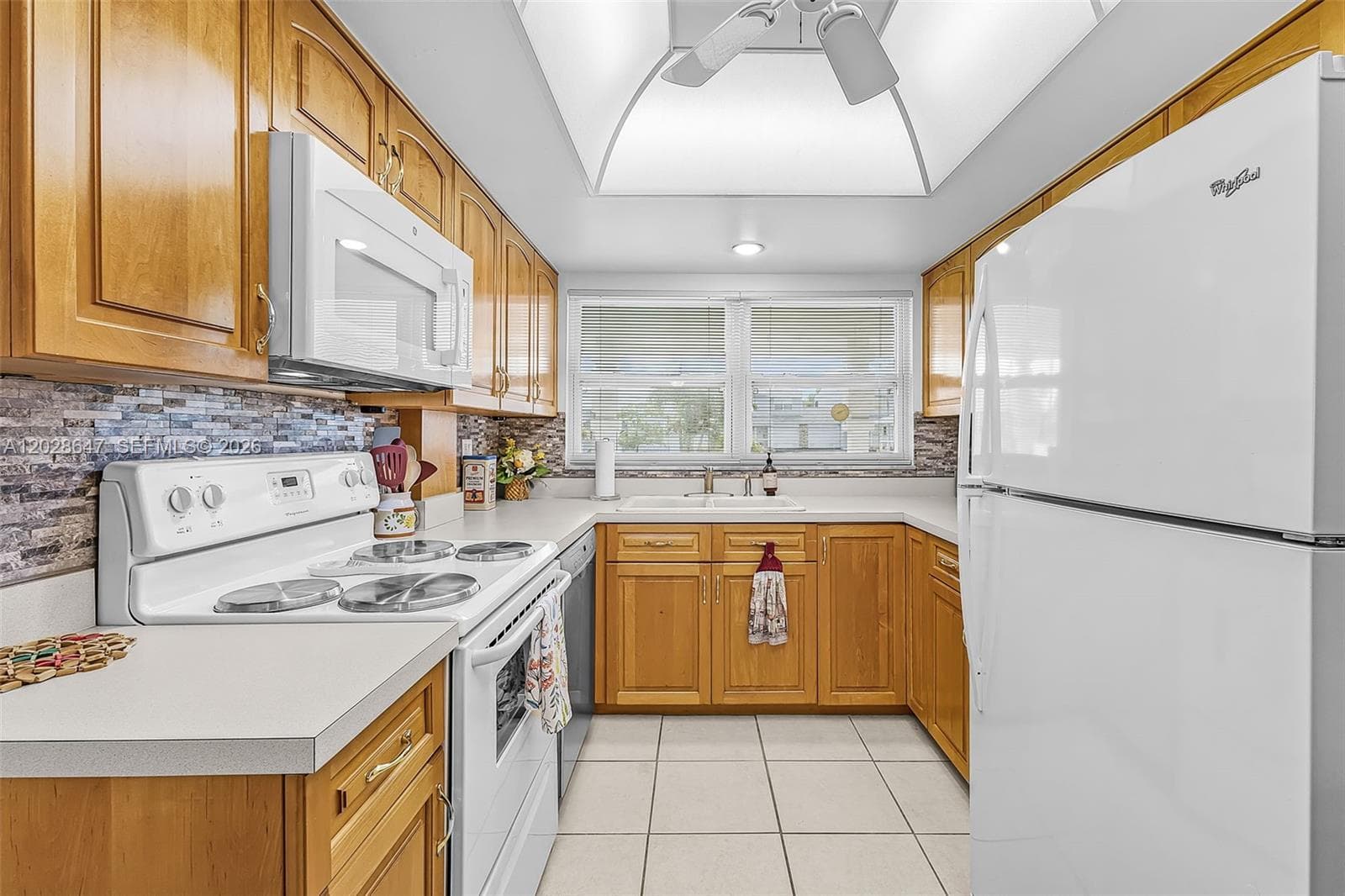 8 watercolor way, Naples, FL 34113 photo 3