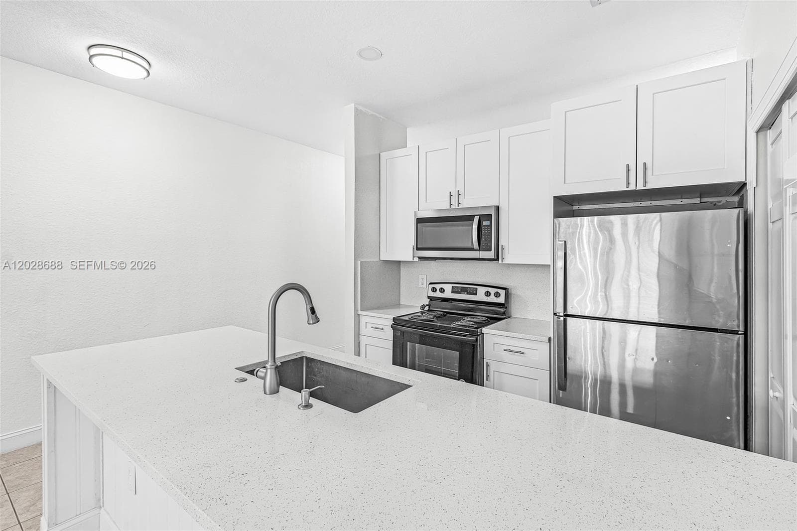 7542 Bristol Cir, Naples, FL 34120 photo 6