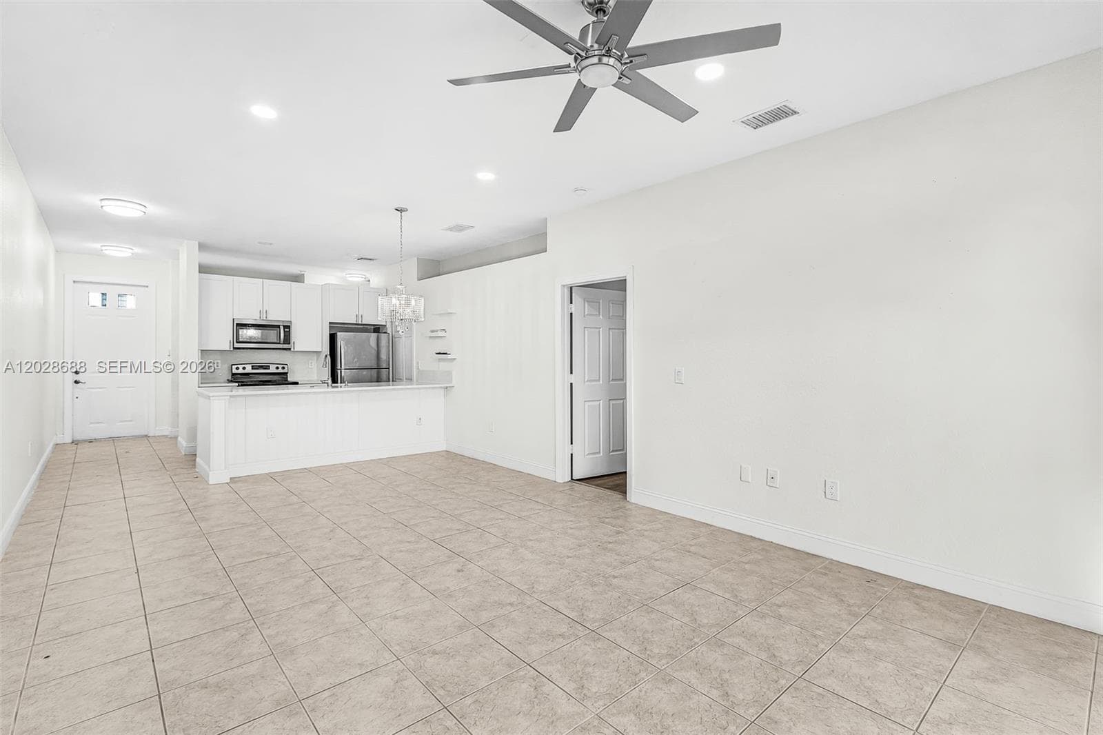 7542 Bristol Cir, Naples, FL 34120 photo 9