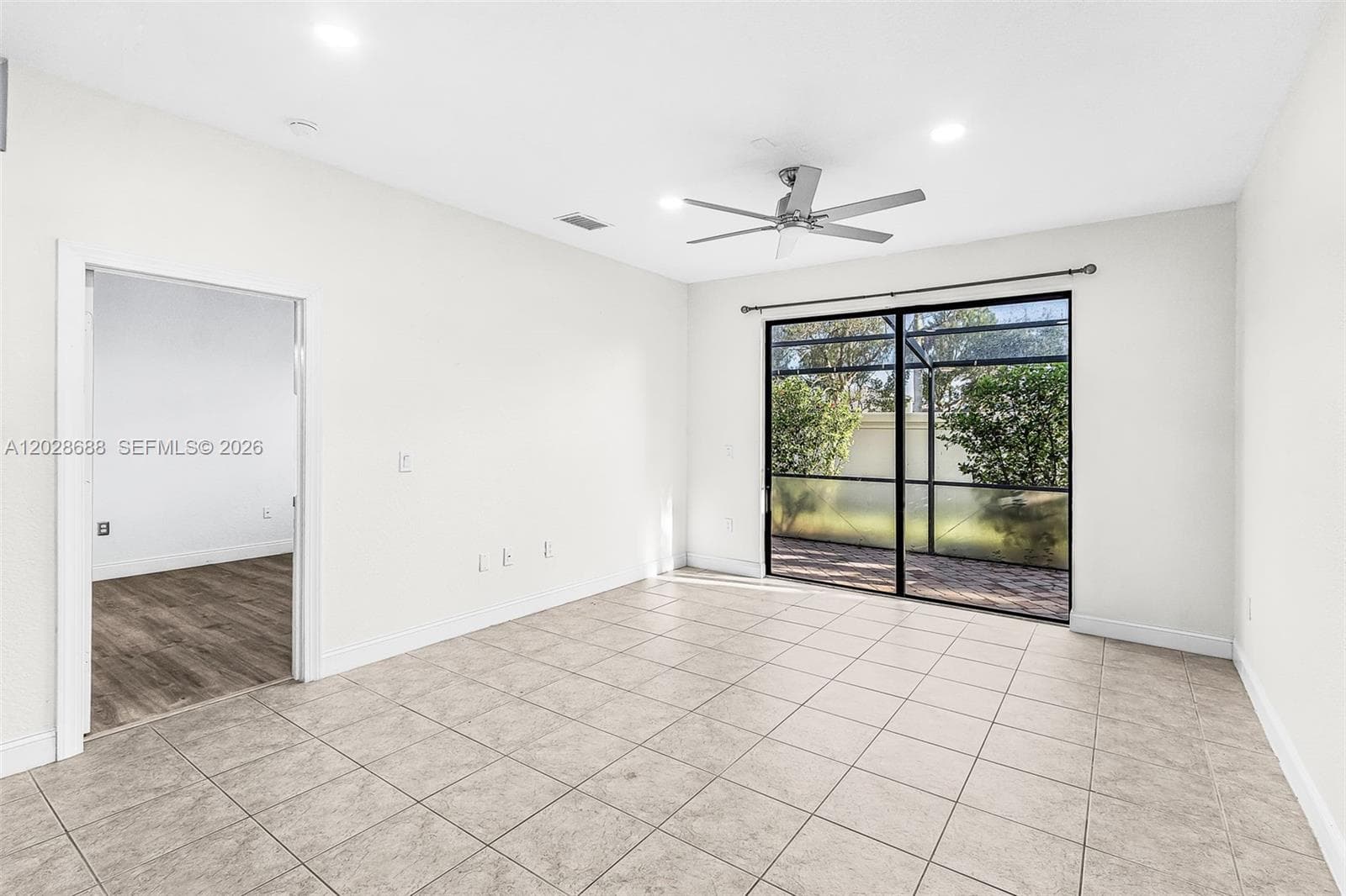 7542 Bristol Cir, Naples, FL 34120 photo 11