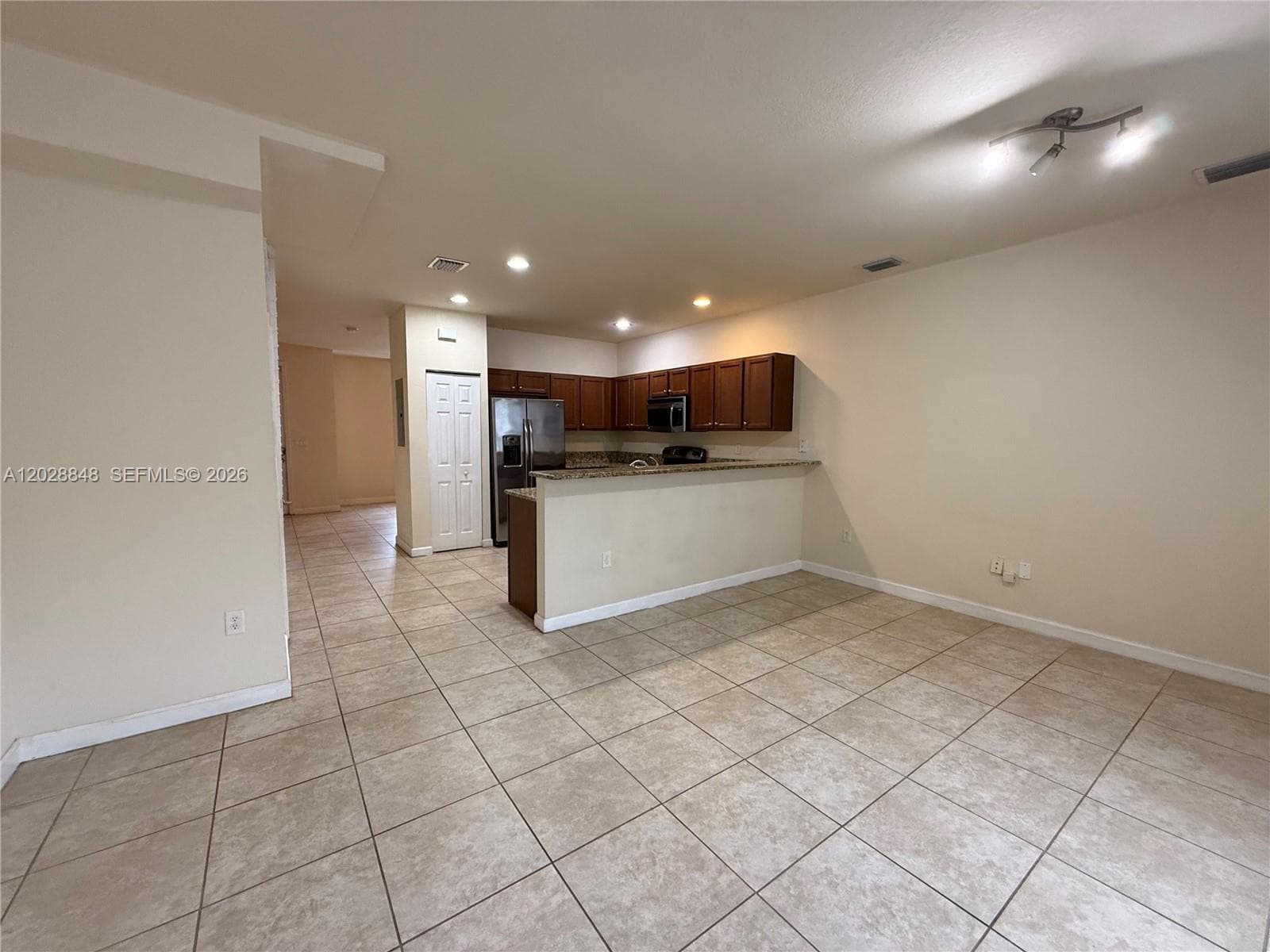 8923 W 35th Ave, Hialeah, FL 33018 photo 6