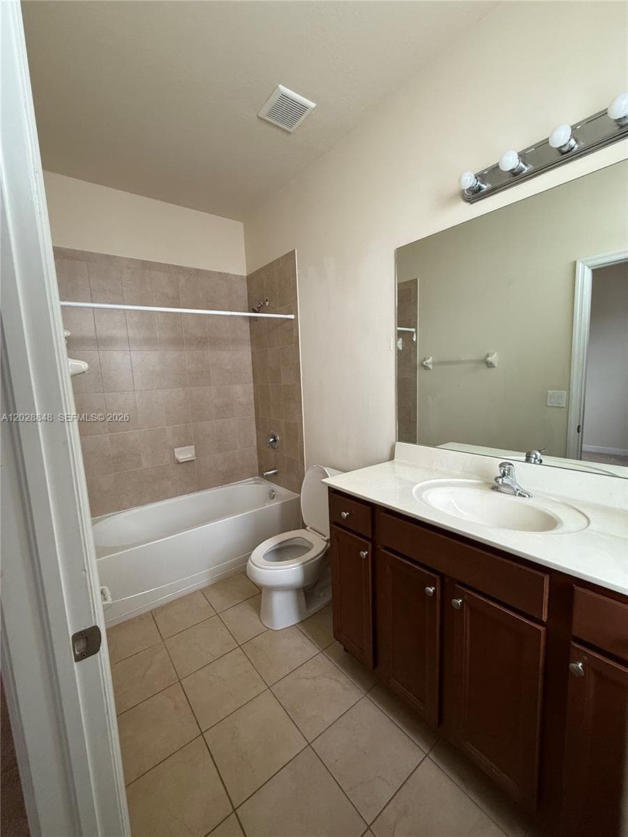 8923 W 35th Ave, Hialeah, FL 33018 photo 12