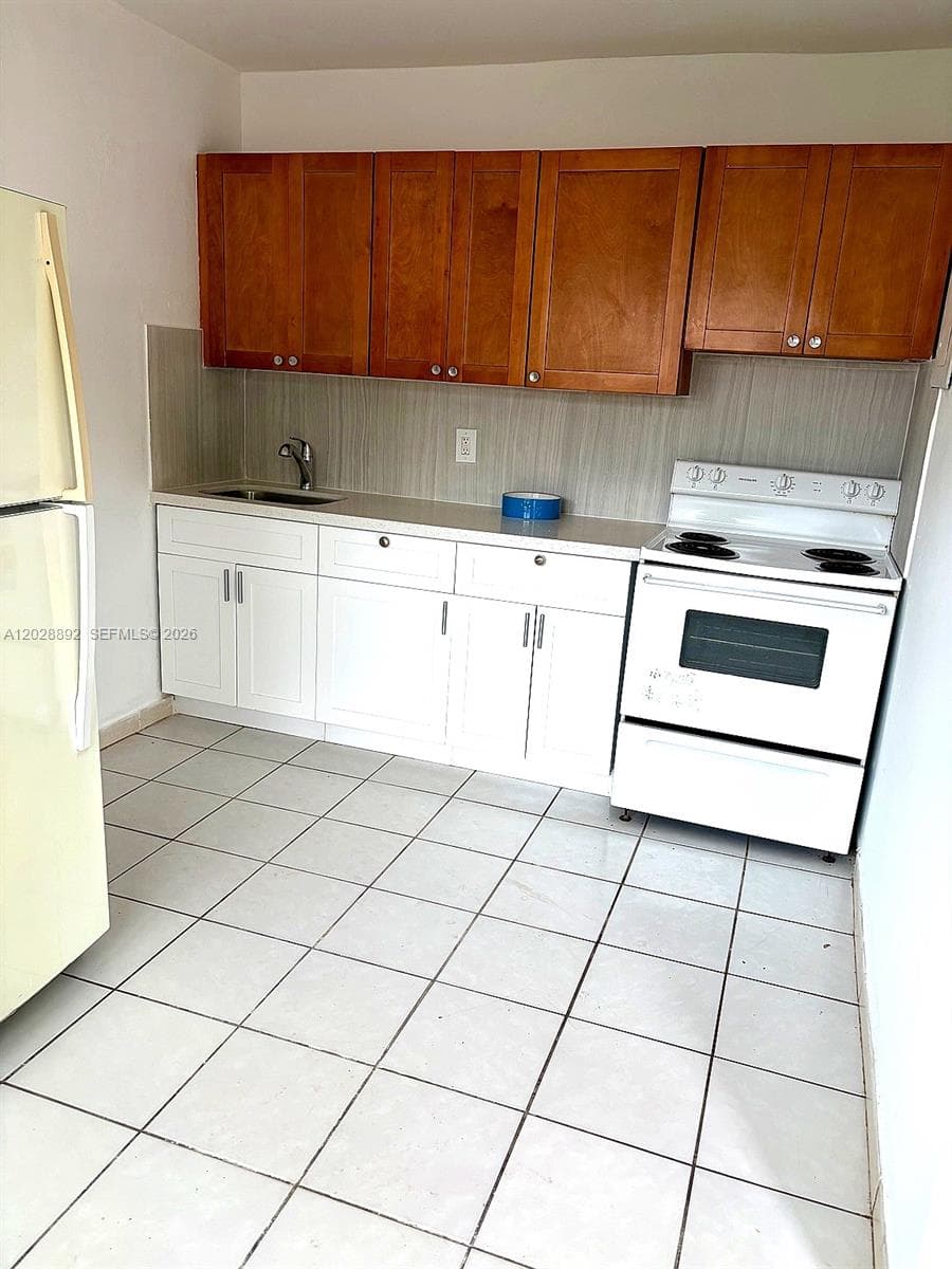 1629 Taft St # 1-2, Hollywood, FL 33020 photo 3