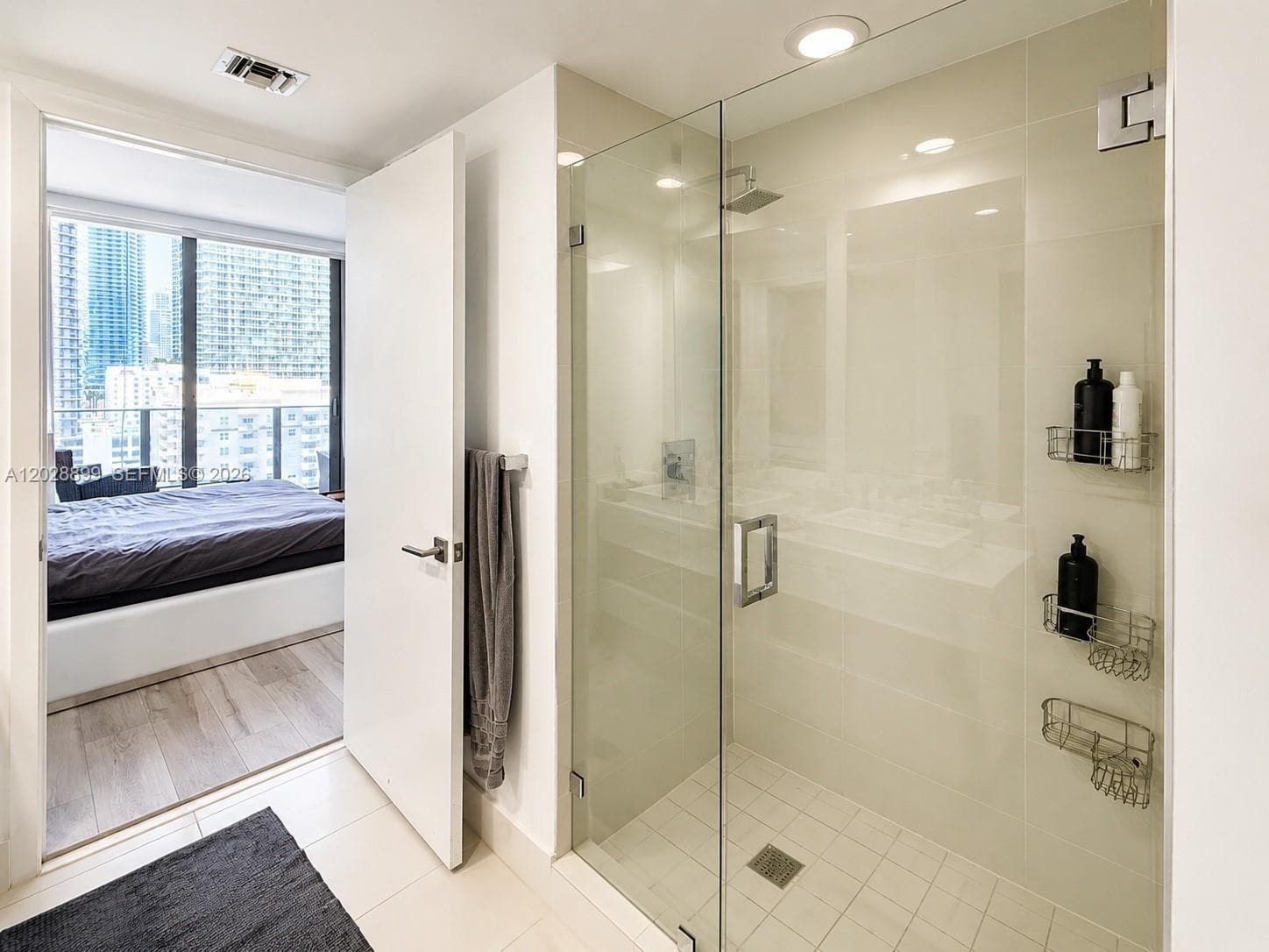 45 SW 9th St # 1506, Miami, FL 33130 photo 9