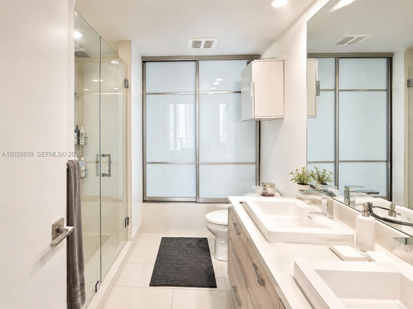 45 SW 9th St # 1506, Miami, FL 33130 photo 10