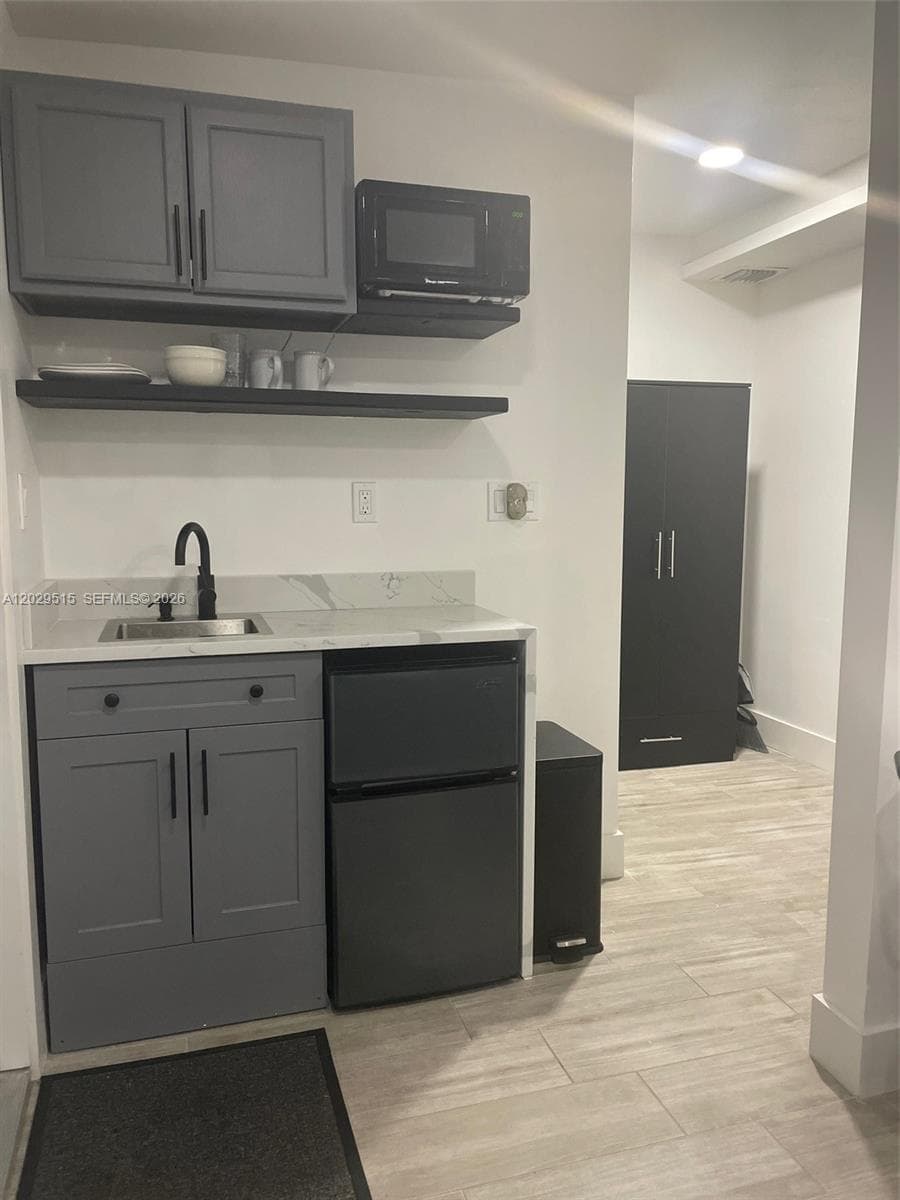 170 NE 60th St # EFFICENCY, Oakland Park, FL 33334 photo 7