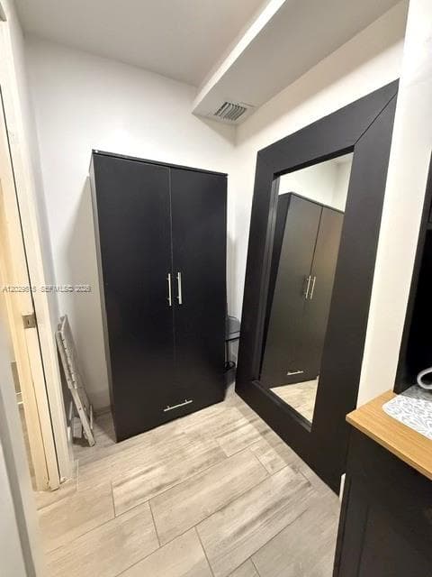 170 NE 60th St # EFFICENCY, Oakland Park, FL 33334 photo 9