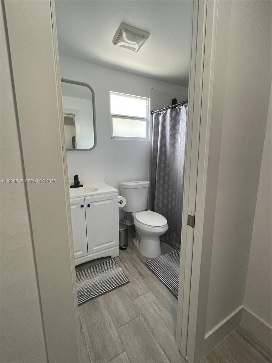 170 NE 60th St # EFFICENCY, Oakland Park, FL 33334 photo 10