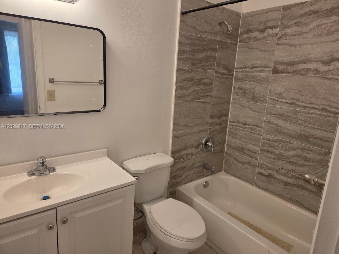 1017 Washington Cir # 1017D, Homestead, FL 33034 photo 8