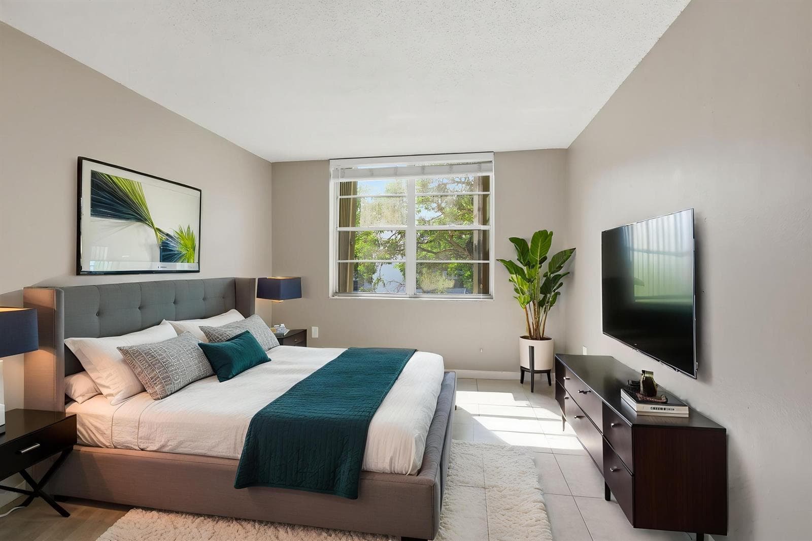 9360 Fontainebleau Boulevard # Apt 310, Miami, FL 33172 photo 6