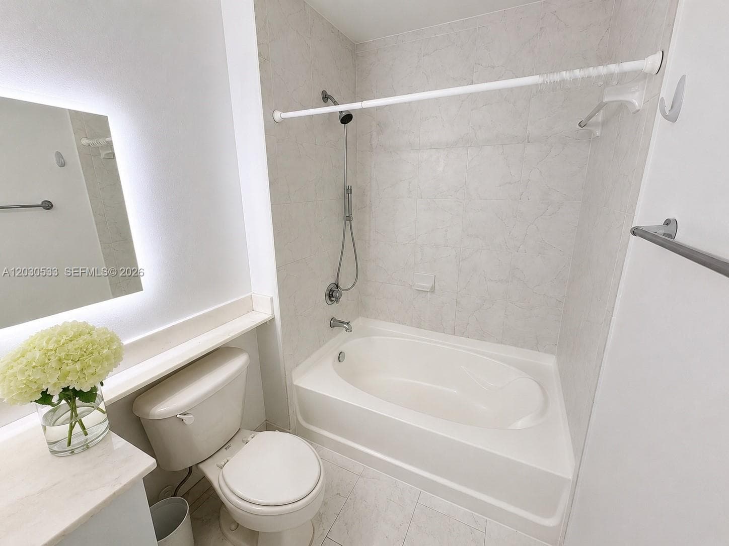 234 NE 3rd St # 905, Miami, FL 33132 photo 12