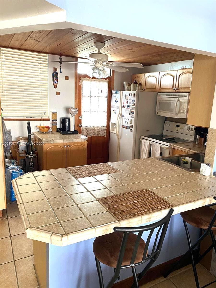 3545 NE 166th St # 908, North Miami Beach, FL 33160 photo 6