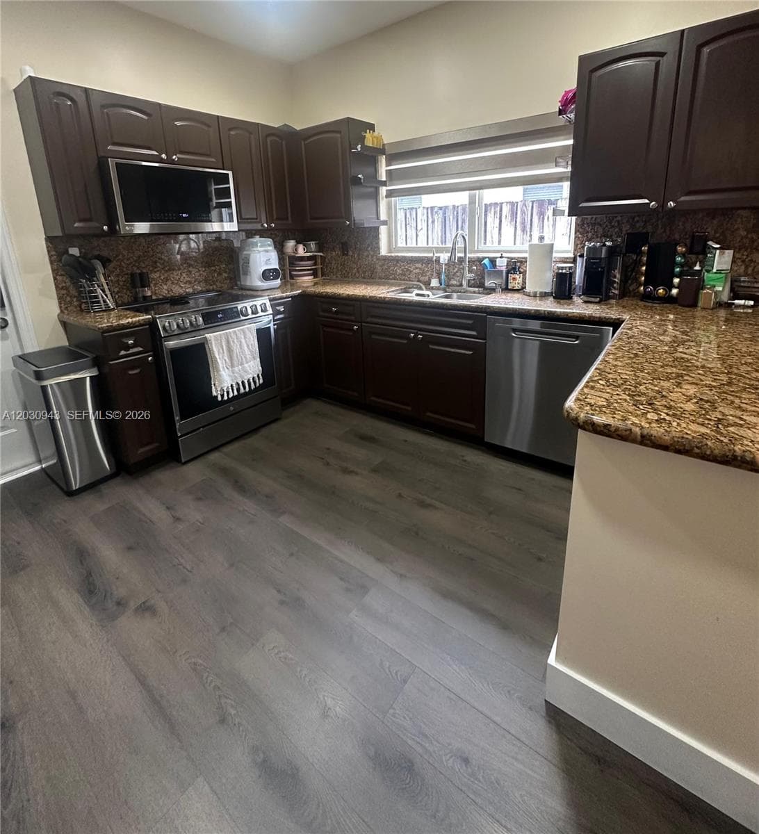 15490 SW 10th St, Miami, FL 33194 photo 13