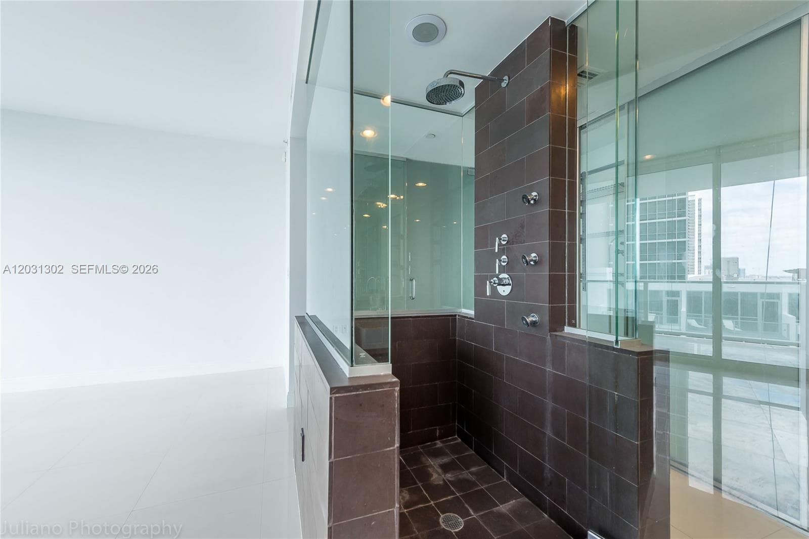 1040 Biscayne Blvd # 1205, Miami, FL 33132 photo 13
