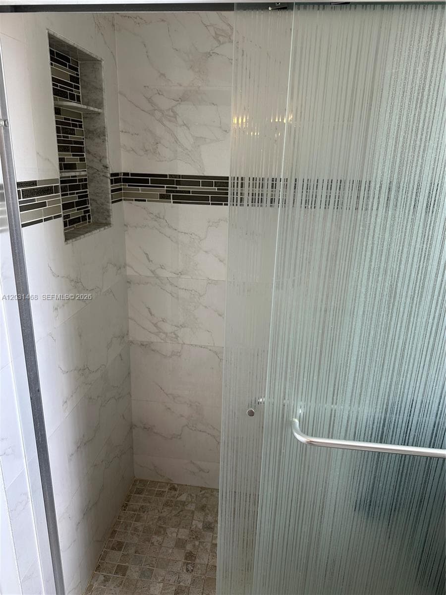 6039 Collins Ave # 728, Miami Beach, FL 33140 photo 11